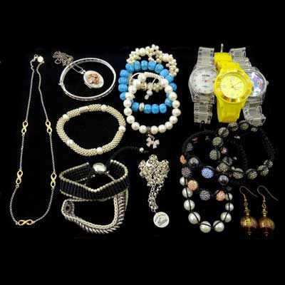 We Buy Costume Jewellery – Sell Your Jewels